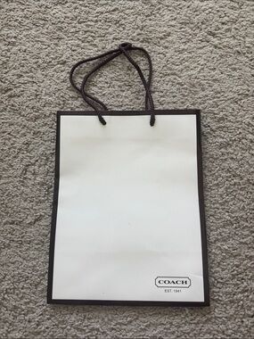 Coach gift bag size 7,7*9,7*4,7